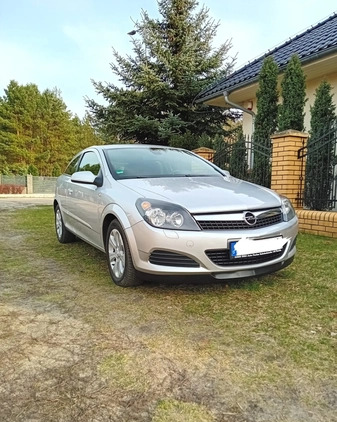 Opel Astra cena 12000 przebieg: 155900, rok produkcji 2007 z Bydgoszcz małe 67